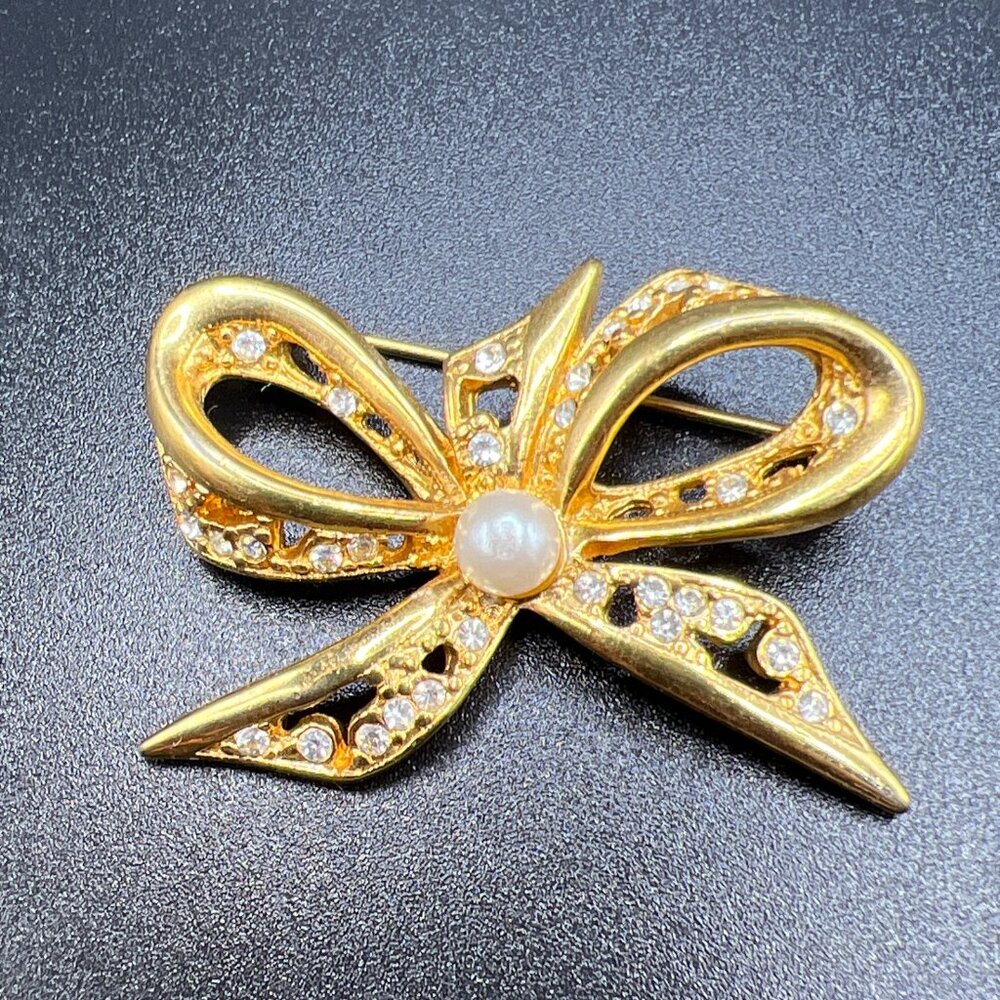 Vintage Signed NAPIER Bow Pin / Brooch Faux Pearl & Clear Rhinestone Gold Tone